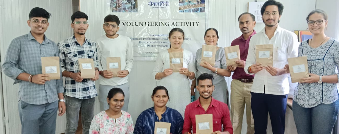 30 August Modern College Volunteers